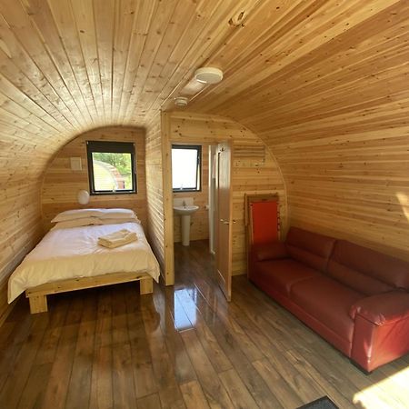 Villa Earth Pod 2 Pet Friendly à Neath Extérieur photo
